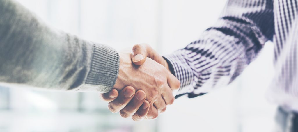 shutterstock_407664883_handshake